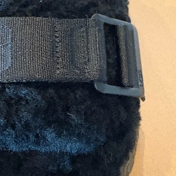 UGG Flufflita Black Slide Shoe, 7 - Picture 11 of 15